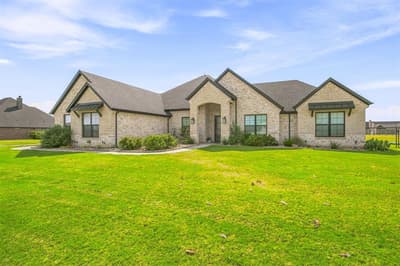 212 Buena Vista Drive, Godley TX 76044