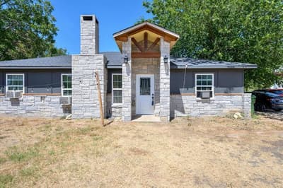4506 Garden View Drive, Granbury TX 76049 - Photo 2