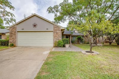 7913 Bermejo Road, Fort Worth TX 76112