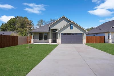 5621 Oak Grove Road N, Fort Worth TX 76134
