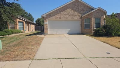 2129 Charmion Lane, Fort Worth TX 76131