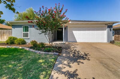 424 Allencrest Drive, White Settlement TX 76108