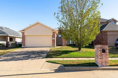 857 Rio Bravo Drive, Fort Worth TX 76052