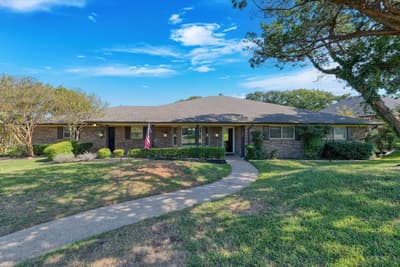705 Poage Drive, Woodway TX 76712