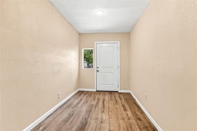 702 Jonathan Lane, Arlington TX 76010 - Photo 4