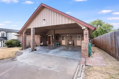 643 S Rough Creek Court, Granbury TX 76048 - Photo 3