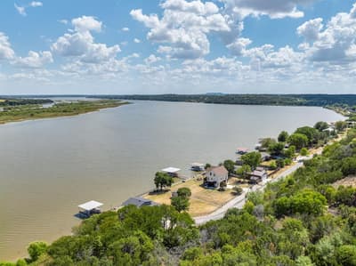 5901 Parkside Court, Granbury TX 76048 - Photo 2