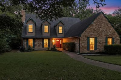 277 Creekwood Drive, Lancaster TX 75146 - Photo 2