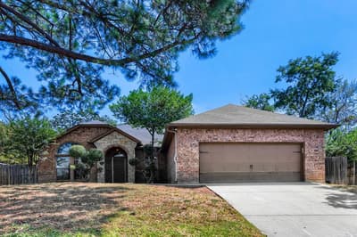 1104 Irwin Drive, Hurst TX 76053