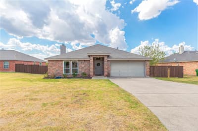 521 N Avenue E, Springtown TX 76082 - Photo 3