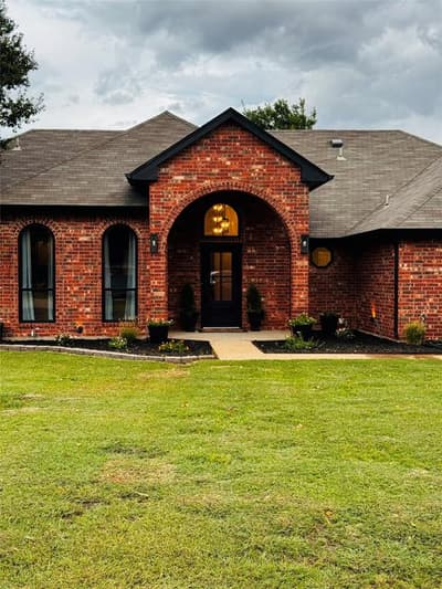 709 Hollingsworth Lane, Red Oak TX 75154