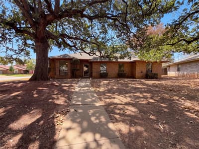 5126 Eagle Nest Drive, Arlington TX 76017