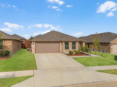 9509 Golden Summit Drive, Fort Worth TX 76131 - Photo 2