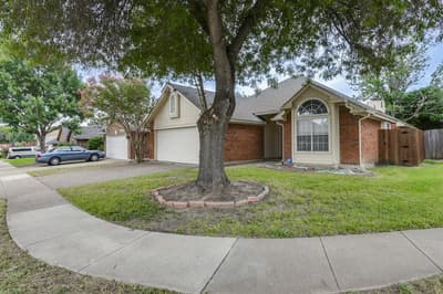 952 Freshwood Court, Arlington TX 76017 - Photo 3