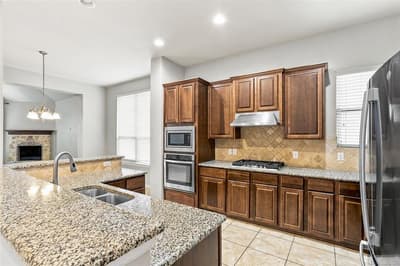 1136 Crest Meadow Drive, Fort Worth TX 76052 - Photo 4