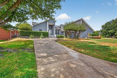 811 Turnberry Drive, Mansfield TX 76063 - Photo 2
