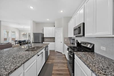 5408 High Pointe Drive, Haltom City TX 76137 - Photo 4