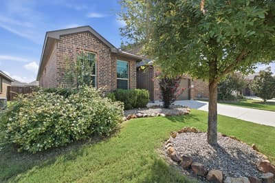 15748 Buffalo Nickel Drive, Fort Worth TX 76177 - Photo 2