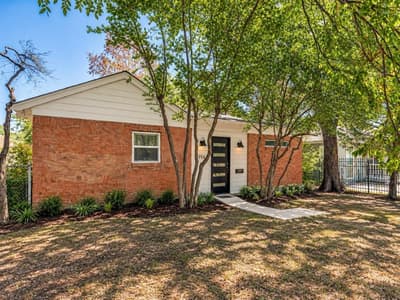 914 Westmount Avenue, Dallas TX 75211 - Photo 2