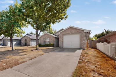 942 Algonquin Drive, Dallas TX 75217 - Photo 2