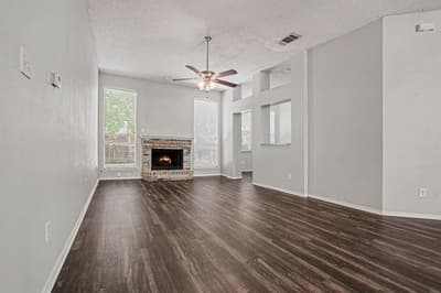 5612 Greenwich Drive, Arlington TX 76018 - Photo 5