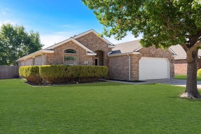 914 Hitchcock Circle, Duncanville TX 75137 - Photo 2