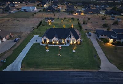 317 Kenyon Court, Granbury TX 76049