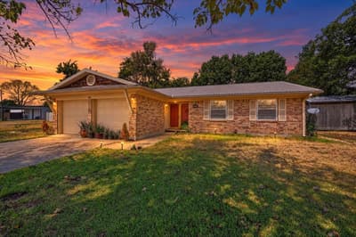 402 W Carter Street, Savoy TX 75479
