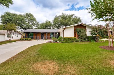 3259 Saint Croix Drive, Dallas TX 75229 - Photo 2