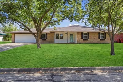 2108 N Village, Bonham TX 75418