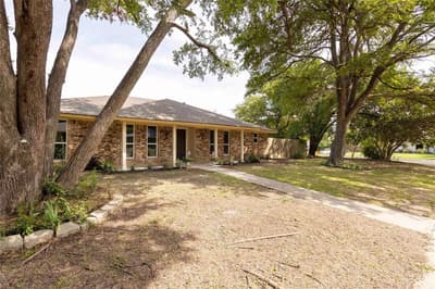 2705 Chadwick Drive, Plano TX 75075 - Photo 2