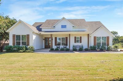 108 Southwood Drive, Burleson TX 76028