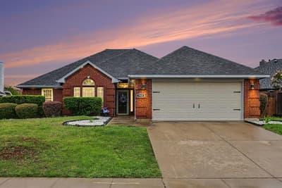 7925 Peregrine Trail, Arlington TX 76001
