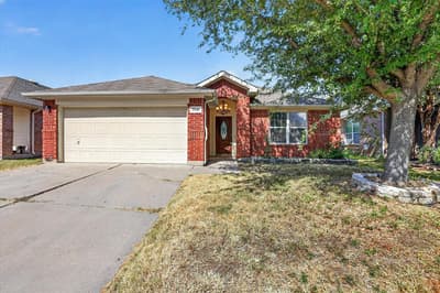 3041 Meadowbrook Drive, Grand Prairie TX 75052