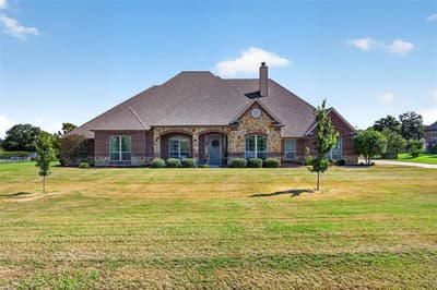 225 Diamond Rose Drive, Burleson TX 76028