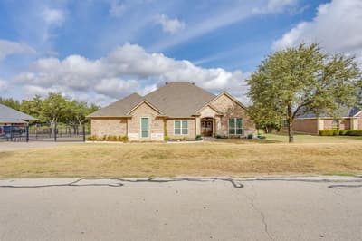 703 Country Club Drive, Joshua TX 76058