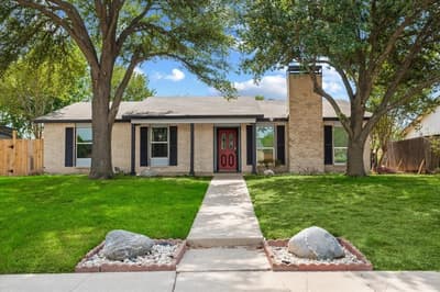 1206 Oakbluff Drive, Lancaster TX 75146