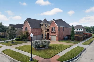 6947 Seabreeze Drive, Grand Prairie TX 75054 - Photo 2