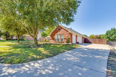 2907 Saint Maria Drive, Mansfield TX 76063 - Photo 3