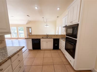 2836 S Lakeview Drive, Cedar Hill TX 75104 - Photo 2