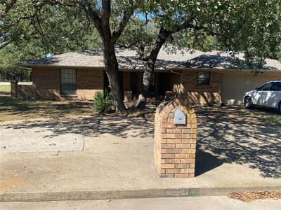 501 Mesquite Street, Mineral Wells TX 76067 - Photo 2