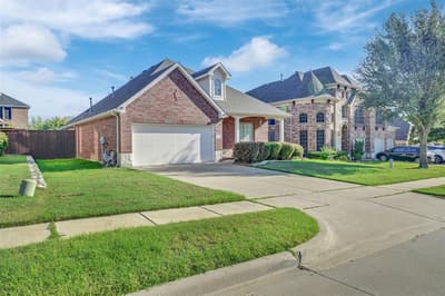 336 Gotland Drive, Grand Prairie TX 75052 - Photo 2