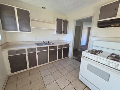 619 Truman Street, Arlington TX 76011 - Photo 5