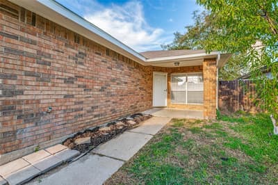 3174 Cross Creek Circle, Grand Prairie TX 75052 - Photo 4
