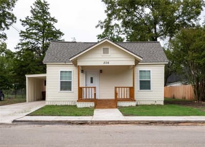 506 W 7th Street, Bonham TX 75418