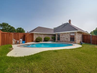 629 Bent Creek Drive, DeSoto TX 75115