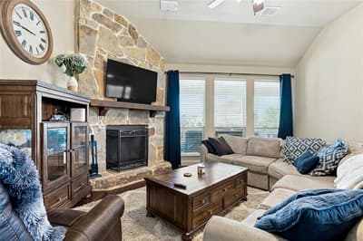 2820 Mariposa Drive, Grand Prairie TX 75054 - Photo 2