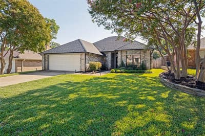 2709 Edinboro Drive, Arlington TX 76012