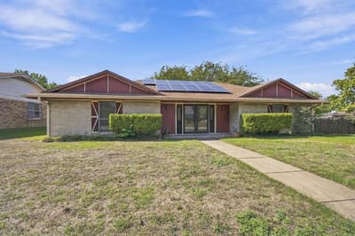 1501 Meadow Court, Midlothian TX 76065 - Photo 2