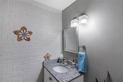 2902 Country Place Circle, Carrollton TX 75006 - Photo 5